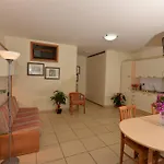 Miramare Aparthotel 3*