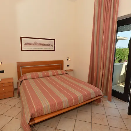 Aparthotel Miramare 3*