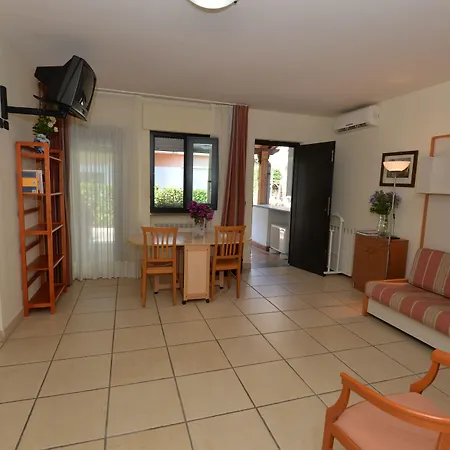 Miramare Апарт-отель 3*