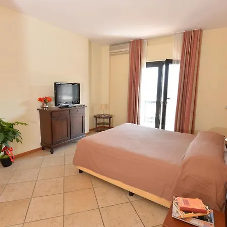 Miramare Апарт-отель 3*