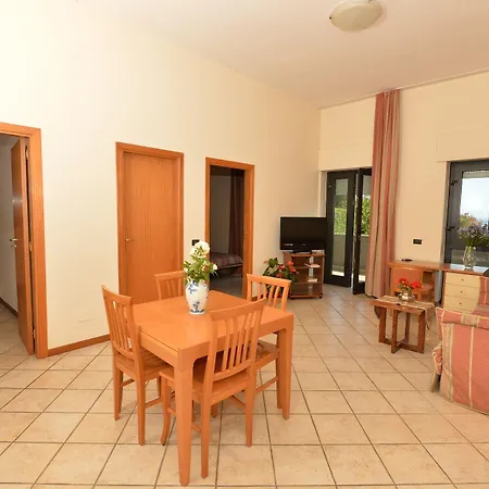 Miramare Aparthotel 3*