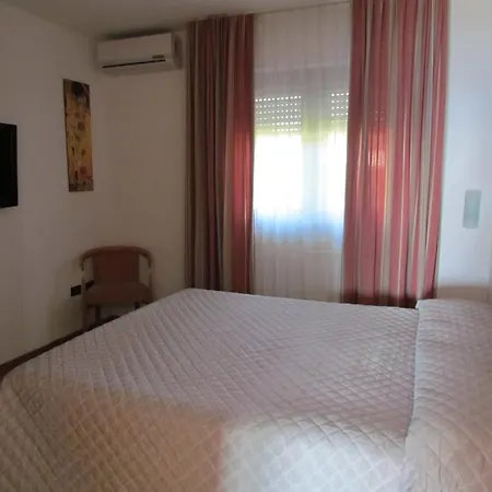 Aparthotel Miramare 3*